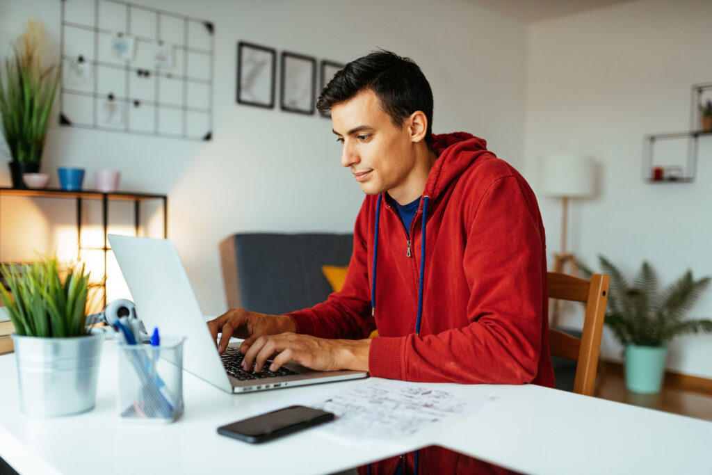 Trabalho remoto de uma nova maneira. O que o empregador deve fazer se não conseguir implementá-lo?